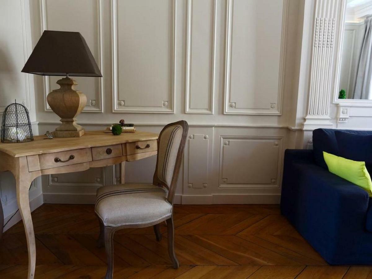 41 Maufoux By Bruno Colin Apartment Бон Стая снимка